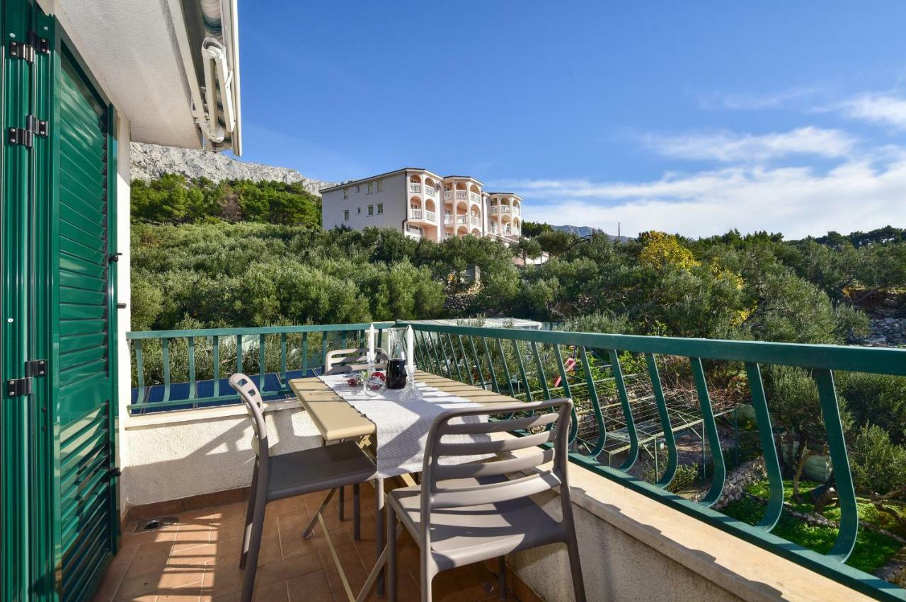 Vila Maslina Apartments Mit Pool Und Garten Nahe Am Strand Tučepi Exterior foto